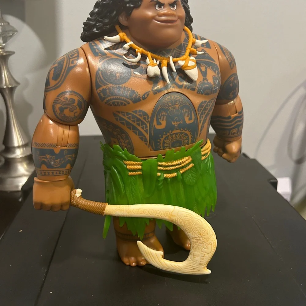 Disney Moana Maui Mega Action Figure